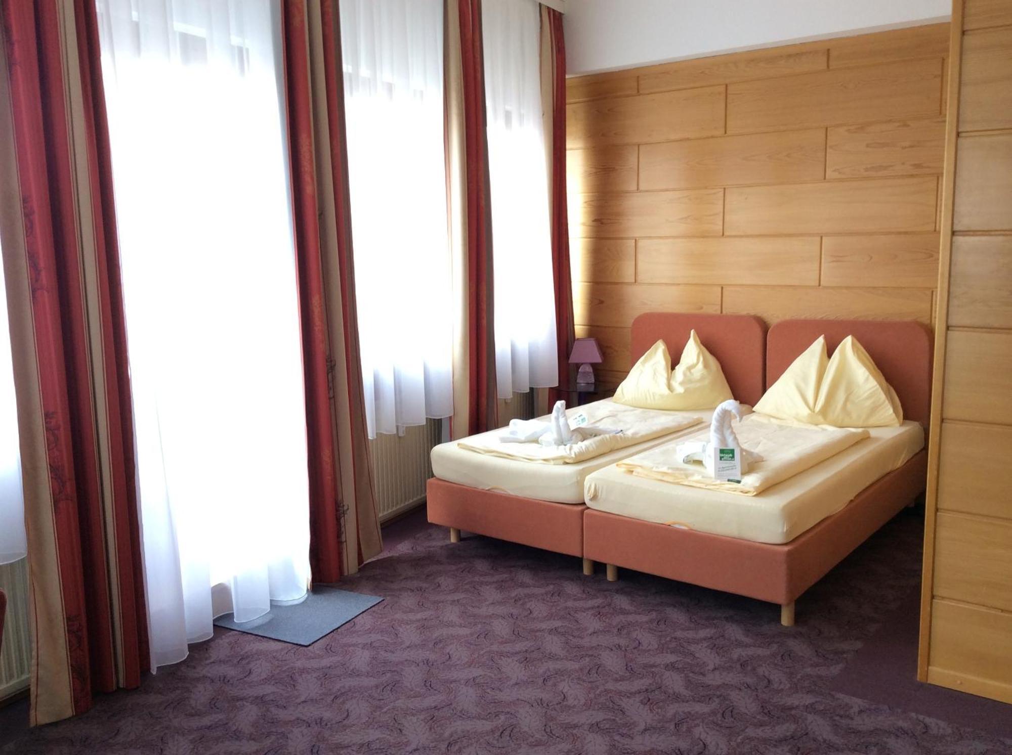 Stadthotel Schwerterbraeu Judenburg Room photo