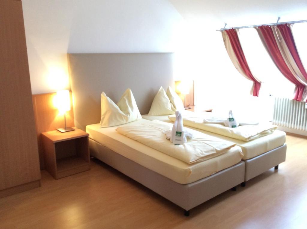 Stadthotel Schwerterbraeu Judenburg Room photo