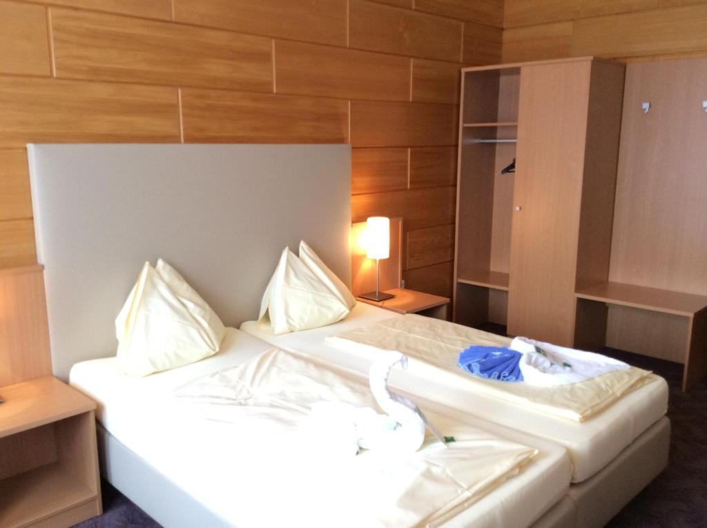Stadthotel Schwerterbraeu Judenburg Room photo