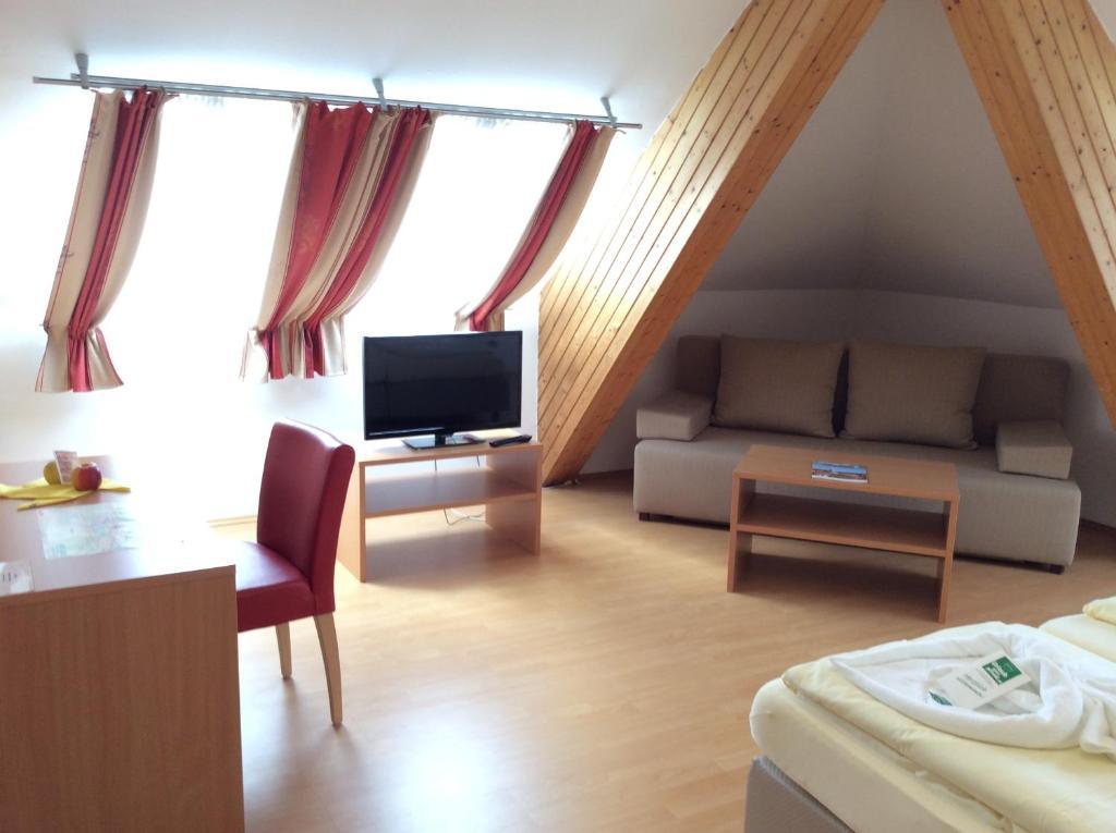 Stadthotel Schwerterbraeu Judenburg Room photo