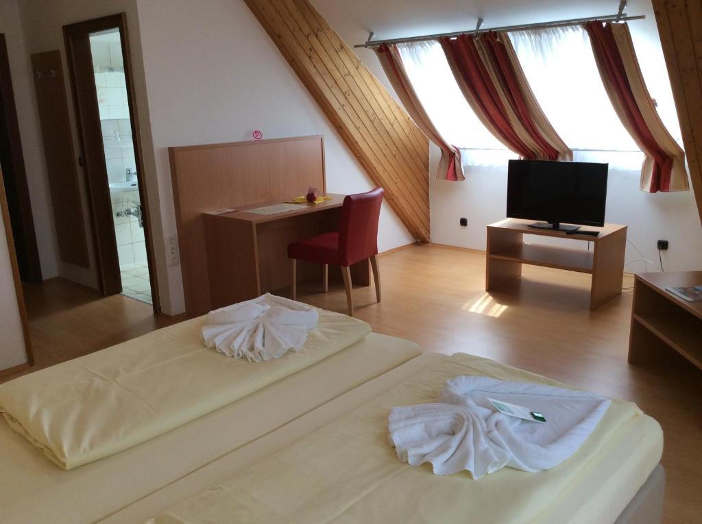 Stadthotel Schwerterbraeu Judenburg Room photo