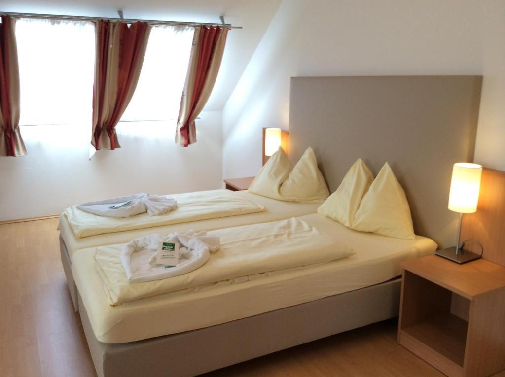 Stadthotel Schwerterbraeu Judenburg Room photo